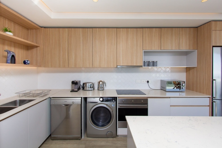 2 Bedroom Property for Sale in Sea Point Western Cape